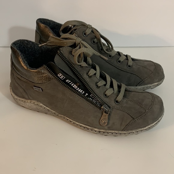 remonte Tex Gray leather ankle boots metallic collar side zipper for easy on. - Picture 2 of 7